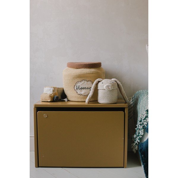 Кремава текстилна детска кошница за играчки ø 15x15 cm Mini Rita the Rabbit – Lorena Canals-image-2