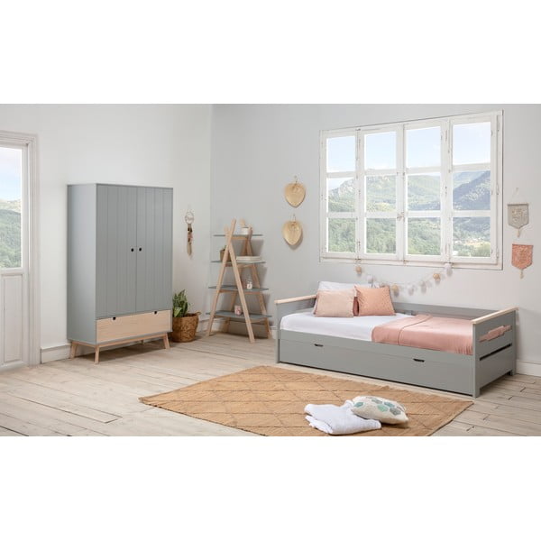 Сив детски гардероб с крака от борова дървесина Kiara - Marckeric-image-1