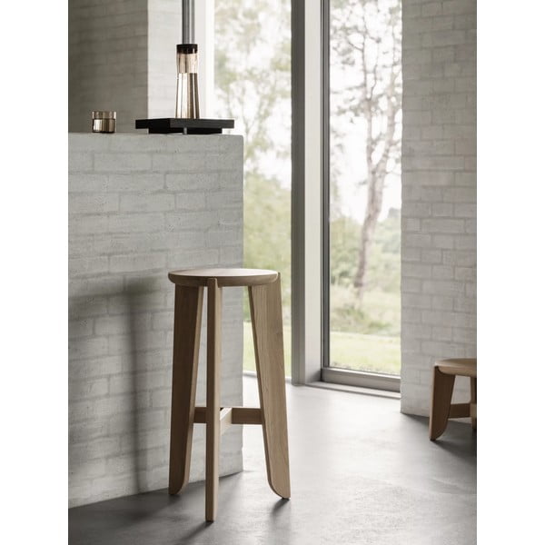 Бар стол от масивен дъб в естествен цвят (височина на седалката 75 cm) Eli – Blomus-image-4