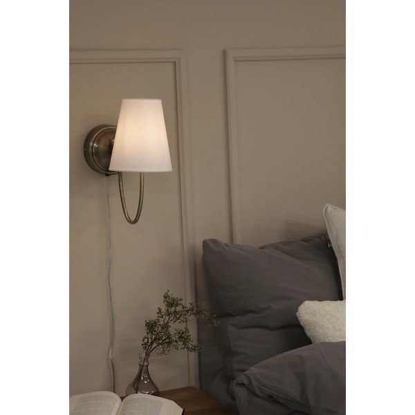 Бяла/в месингов цвят стенна лампа за контакт Amar – Markslöjd-image-1