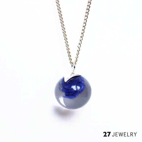 Tmavě modrý náhrdelník ze skla Enamor