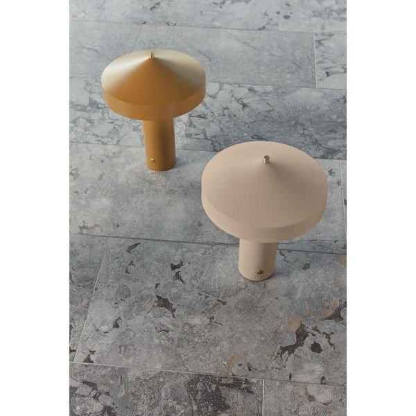 Метална настолна лампа в цвят жълта охра (височина 41 cm) Hatto – OYOY Living Design-image-3