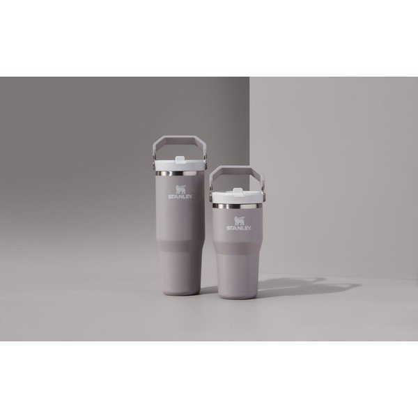 Светлосив термос от неръждаема стомана 600 ml IceFlow™ Flip Straw 2.0 Tumbler Ash – Stanley-image-2