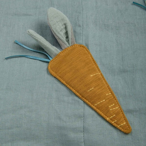 Светлозелена детска постелка за игра Trois Petits Lapins - Moulin Roty-image-4