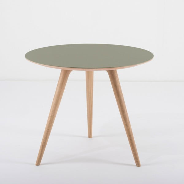 Odkládací stolek z dubového dřeva se zelenou deskou Gazzda Arp, ⌀ 55 cm