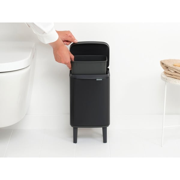 Матово черно стоманено кошче за боклук 4 l Bo Hi – Brabantia-image-2