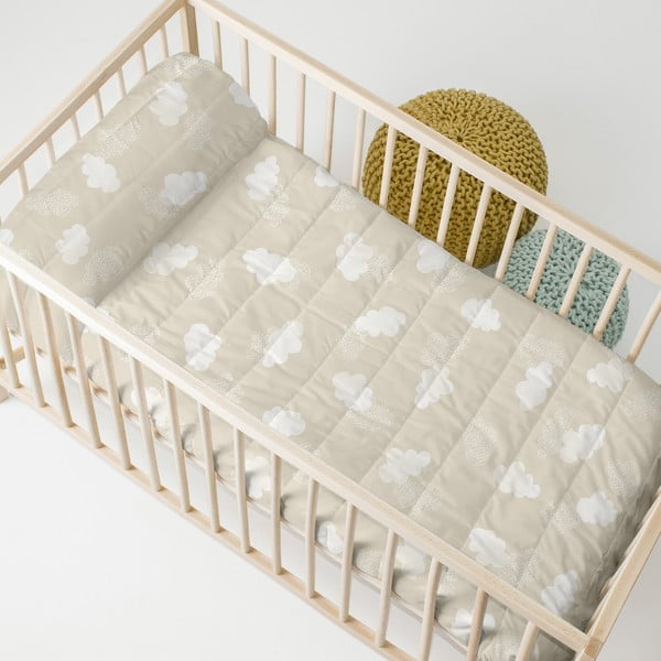Памучна ватирана бебешка покривка за легло 100x130 cm Clouds - Happy Friday