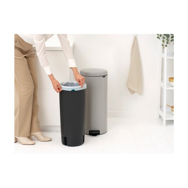 Светлосиво стоманено кошче за боклук с педал 30 l NewIcon – Brabantia-image-3