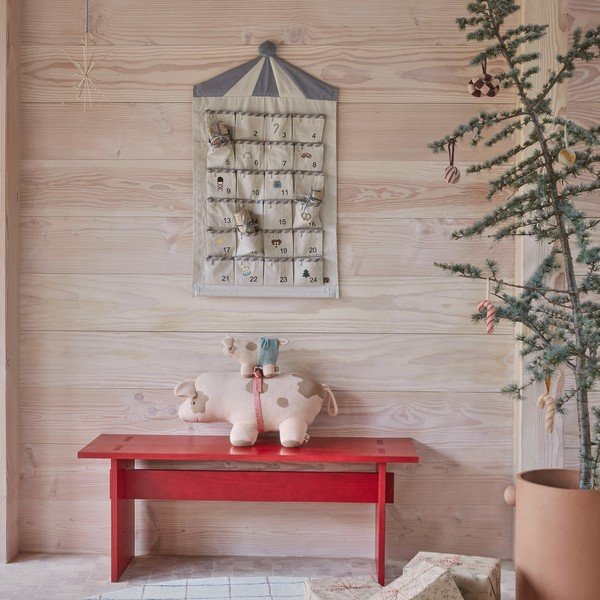 Червена пейка от масивно дърво Kotai – OYOY Living Design-image-3