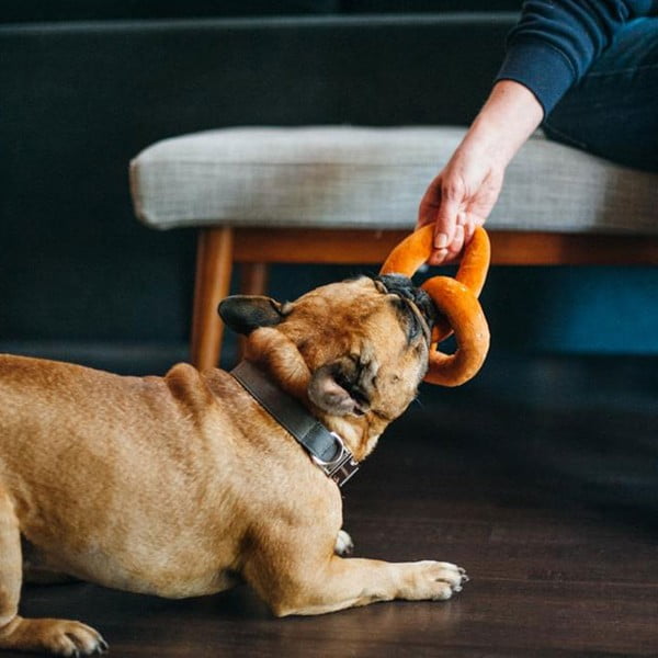 Играчка за куче Pretzel - P.L.A.Y.-image-1