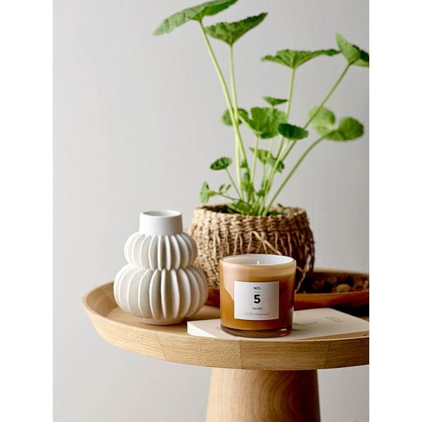 Ваза от бял фаянс Blossom - Bloomingville-image-1