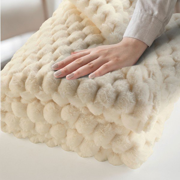 Одеяло от микроплюш в цвят слонова кост 180x220 cm Frosty – douceur d'intérieur-image-2