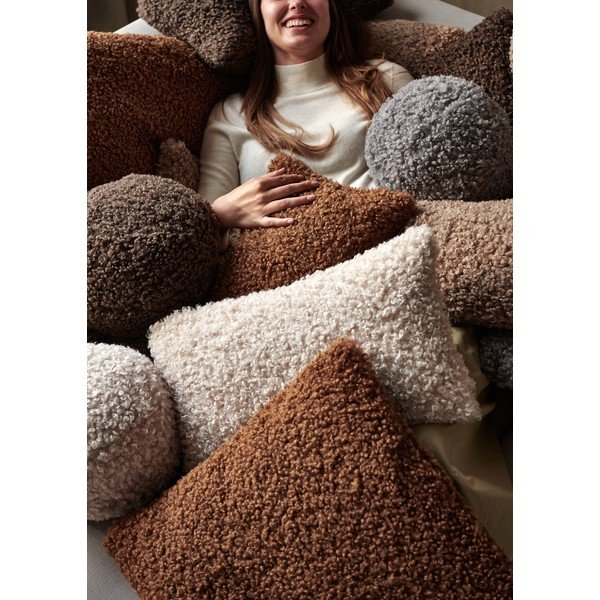 Плюшена декоративна възглавница ø 26 cm Teddy – Blomus-image-3