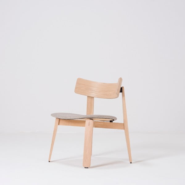 Трапезен стол от дъбова дървесина Nora - Gazzda