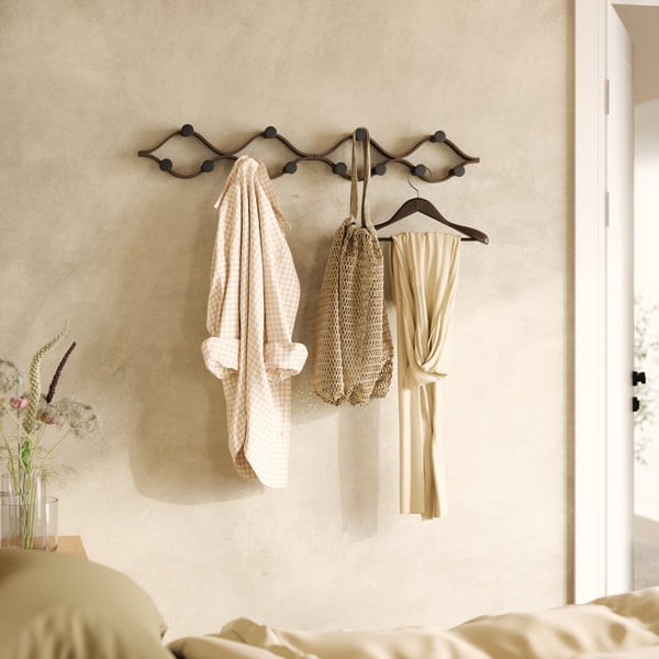 Стенна закачалка от масивно каучуково дърво в естествен цвят Montage – Umbra-image-3