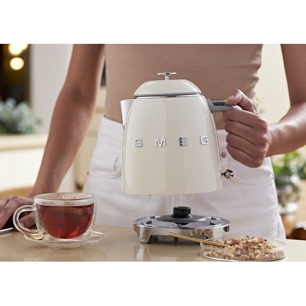 Кремава електрическа кана от неръждаема стомана 800 ml Retro Style – SMEG-image-2