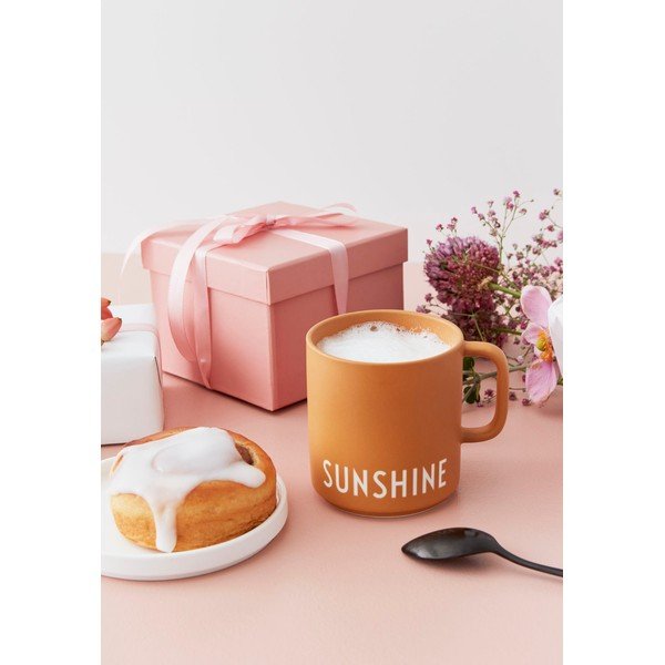 Горчичножълта порцеланова чаша Sunshine - Design Letters-image-1