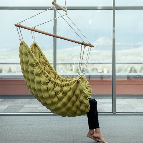 Тъмнобежов интериорен люлеещ се стол Swingy In - Linda Vrňáková-image-4