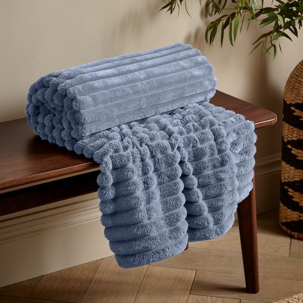 Синьо  одеяло от микроплюш 130x170 cm Cosy Ribbed – Catherine Lansfield-image-1