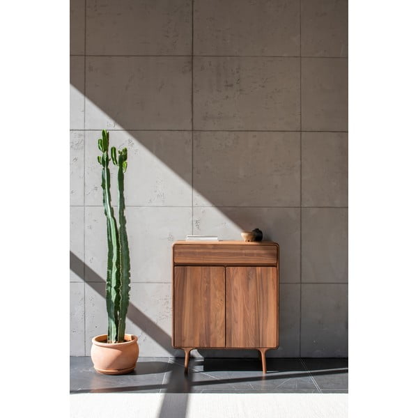 Кафяв скрин от масивен орех 90x110x45 cm Fawn – Gazzda-image-2