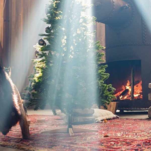 Черна стойка за коледна елха, изработена от метал и дърво Gentle - Tree Nest-image-1