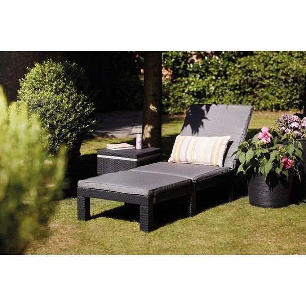 Тъмносив подплатен градински шезлонг от изкуствен ратан Daytona – Keter-image-1