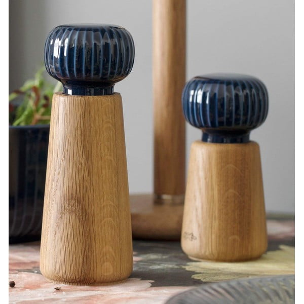 Мелничка за подправки, изработена от дъбово дърво и тъмносин порцелан Hammershoi, височина 17,5 cm Hammershøi - Kähler Design-image-1