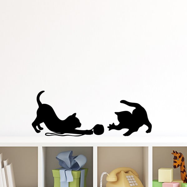 Котки със стикери, играещи с топката - Ambiance