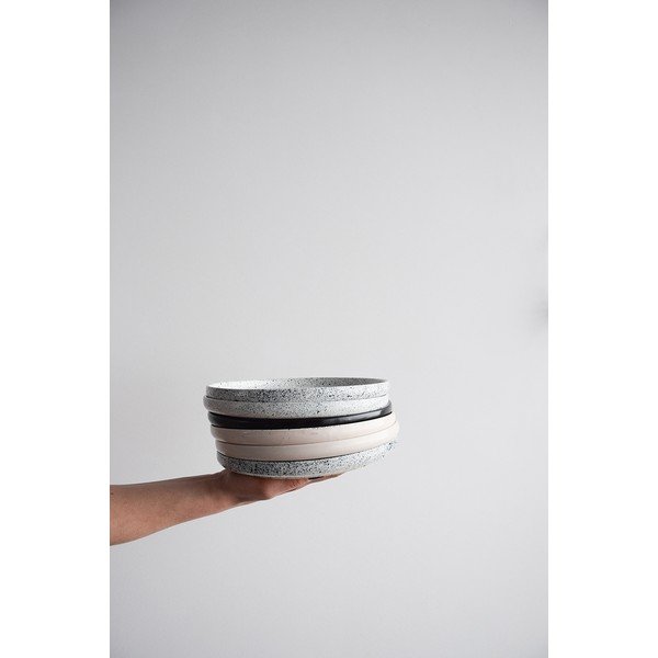Малка чиния от бял и черен фаянс, ø 20 cm Mess - ÅOOMI-image-1