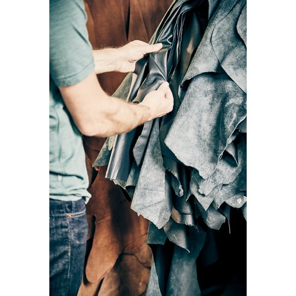 Трапезен стол от естествена кожа Frida - Hammel Furniture-image-3