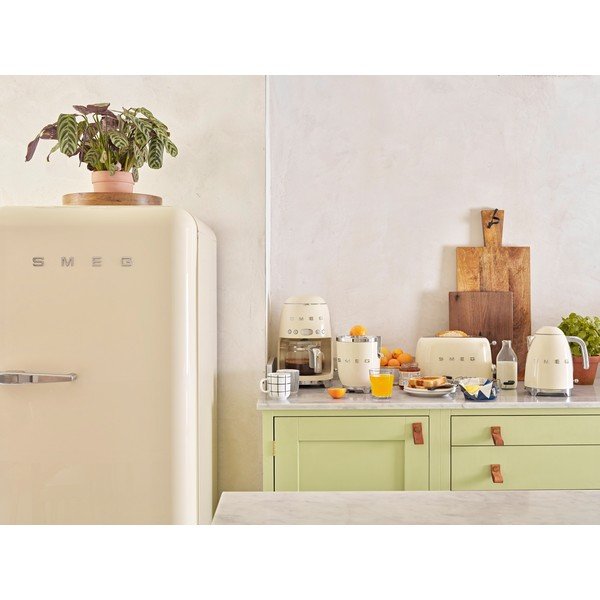 Кремообразен бял чайник 50's Retro Style - SMEG-image-1