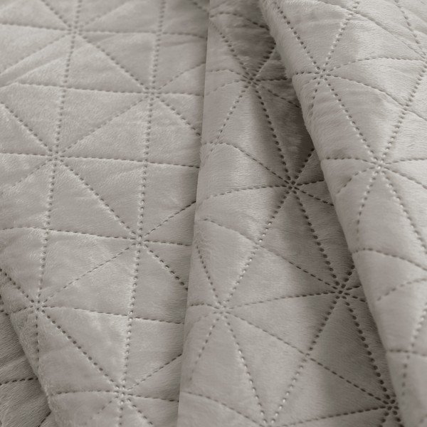 Сиво-бежово капитонирано покривало за легло 240x260 cm Laila – Restilo-image-3