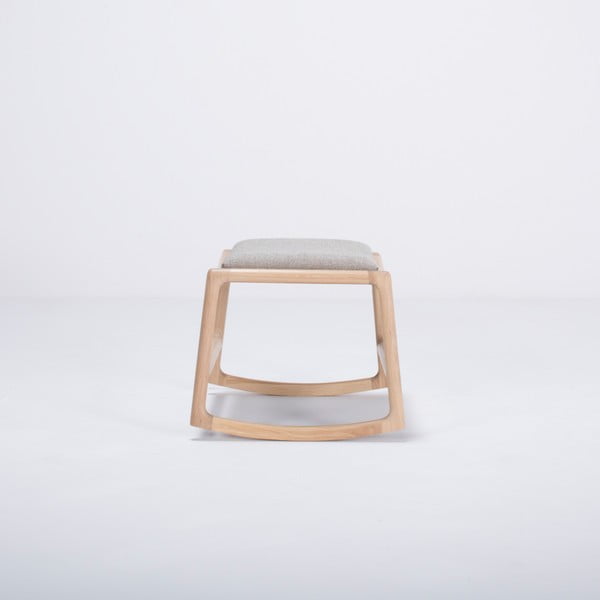 Отоман с дъбова дървена конструкция и сива текстилна седалка Dedo - Gazzda-image-1