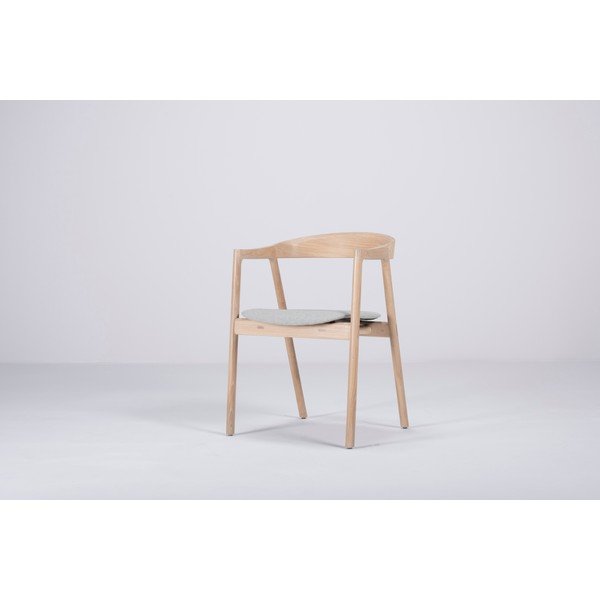 Трапезен стол от масивна дъбова дървесина със синьо-сива седалка Muna - Gazzda-image-4