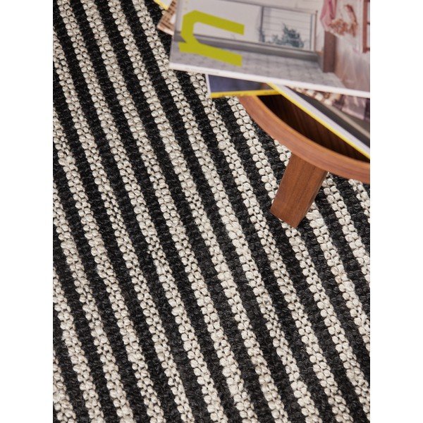 Черен ръчно изработен ютен килим 160x230 cm Harvest Ebony – Elle Decoration-image-2