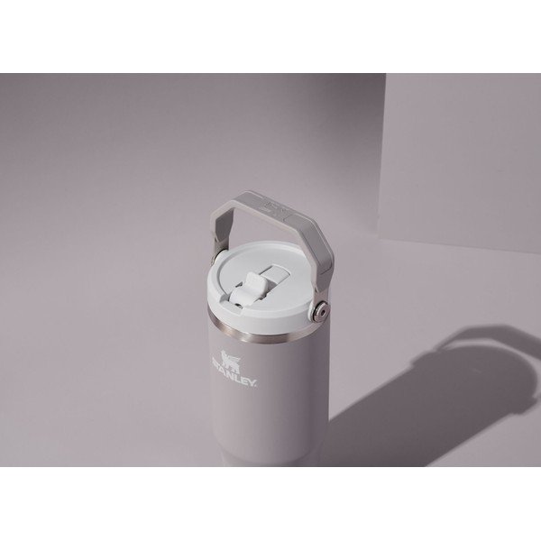 Светлосив термос от неръждаема стомана 410 ml IceFlow™ Flip Straw 2.0 Tumbler Ash – Stanley-image-1