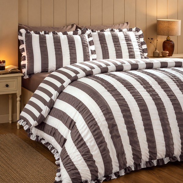 Тъмнокафяво двойно  спално бельо 200x200 cm Seersucker Frill Stripe – Catherine Lansfield-image-1