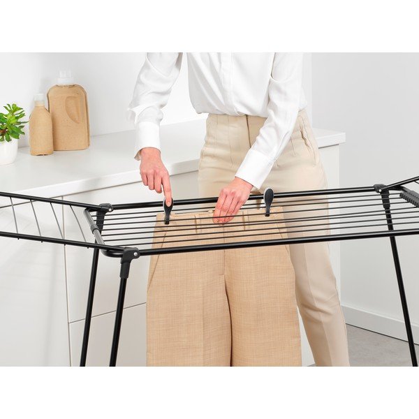 Матово черна сушилня за дрехи 18 m HangOn Too – Brabantia-image-2