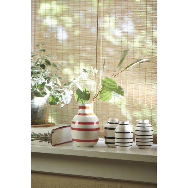 Керамична ваза на бели и червени райета, височина 12,5 cm Omaggio - Kähler Design-image-1