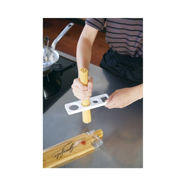 Bílá odměrka na špagety YAMAZAKI Tower Pasta-image-2