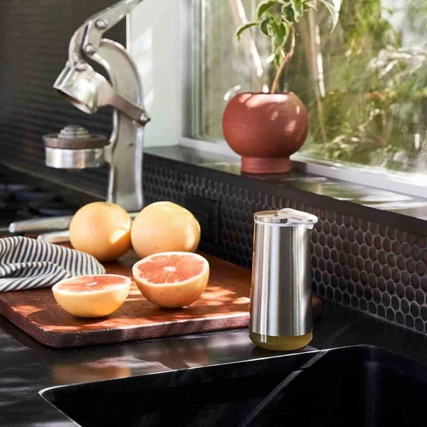 Сив автоматичен дозатор за сапун от стомана 266 ml - simplehuman-image-4