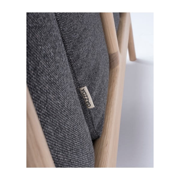 Фотьойл от дъбово дърво с тъмносива текстилна седалка Fawn - Gazzda-image-3