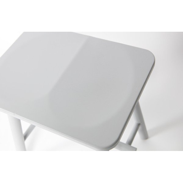 Сив стол Butt - vtwonen-image-1