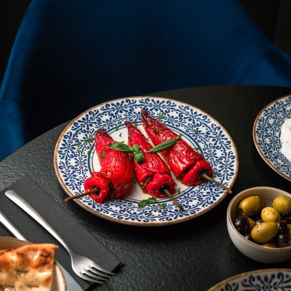 Бяла/синя порцеланова чиния ø 25 cm Azul – BonBistro-image-1