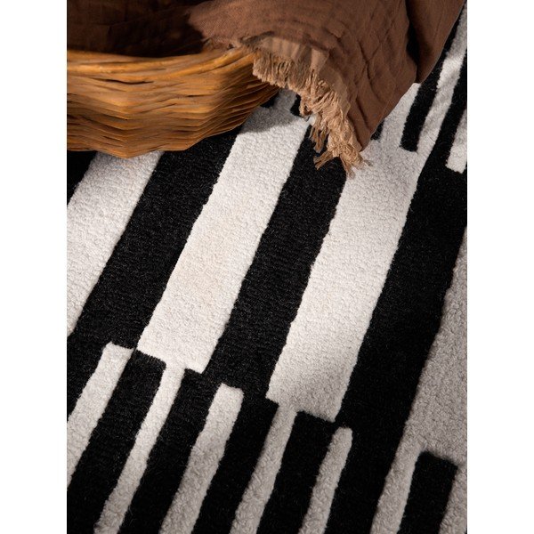 Черно-бял ръчно изработен вълнен килим 200x290 cm Stryve Pulse – Elle Decoration-image-3