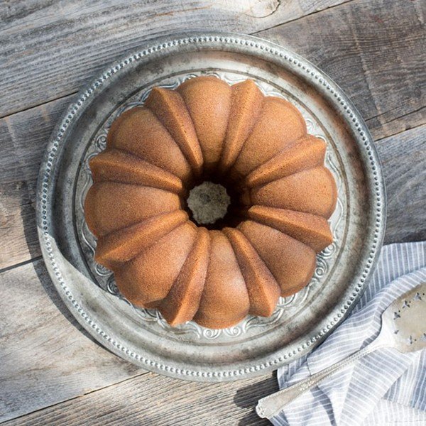 Форма за печене в златист цвят , 2,8 л Anniversary - Nordic Ware-image-1
