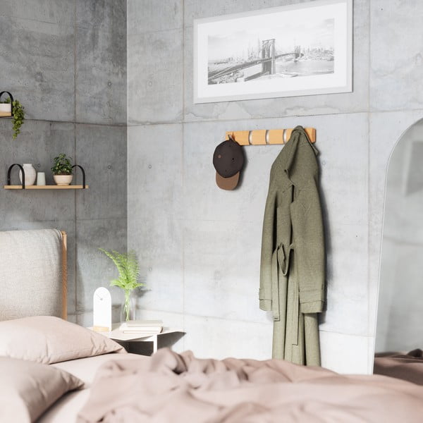 Стенна закачалка от ясенова дървесина в естествен цвят Flip - Umbra-image-1