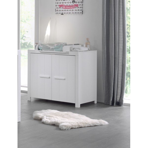 Бял нисък детски скрин от масивен бор с маса за преповиване 100x96 cm ERIK – Vipack-image-1