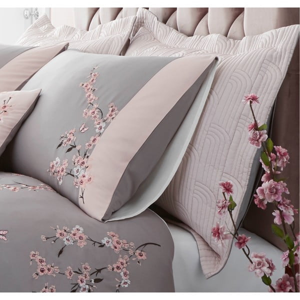 Комплект от 2 розови и сиви ватирани калъфки за възглавници Blossom, 75 x 50 cm Embroidered Blossom - Catherine Lansfield-image-1