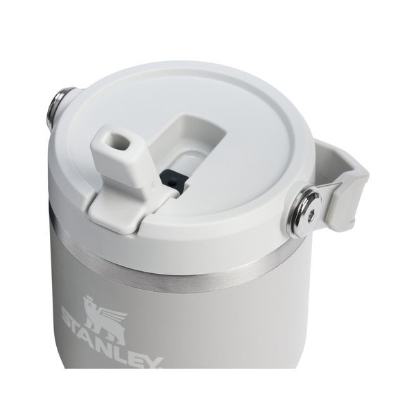 Светлосив термос от неръждаема стомана 600 ml IceFlow™ Flip Straw 2.0 Tumbler Ash – Stanley-image-3